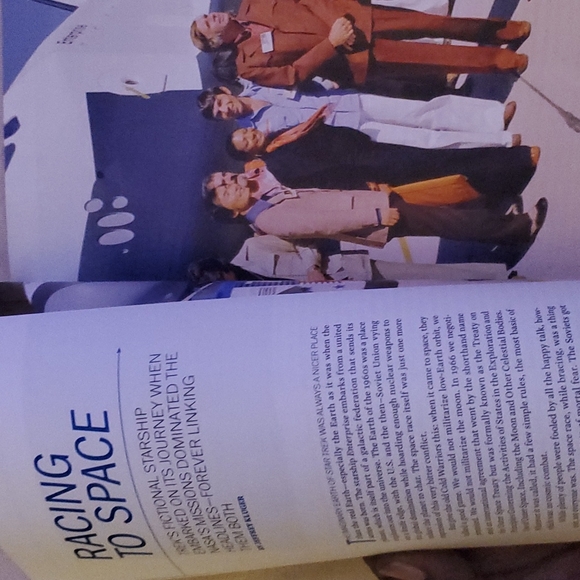 Star Trek Time Magazine Special Edition 50 years mag - Picture 9 of 13